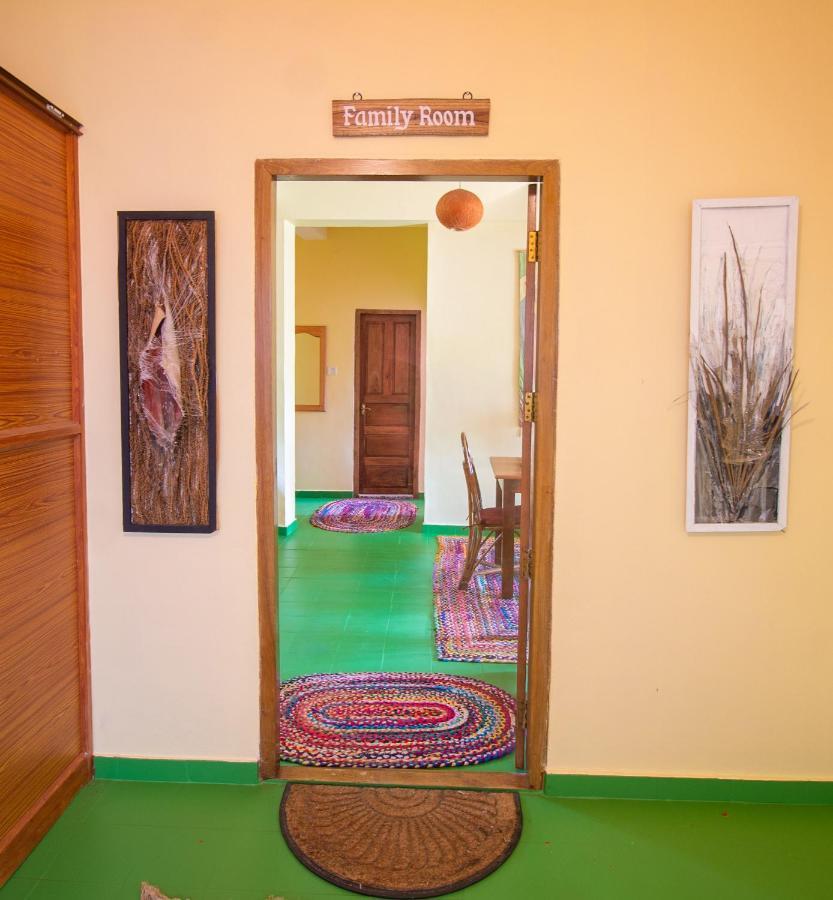 Chrissie'S Hotel Thekkady Extérieur photo