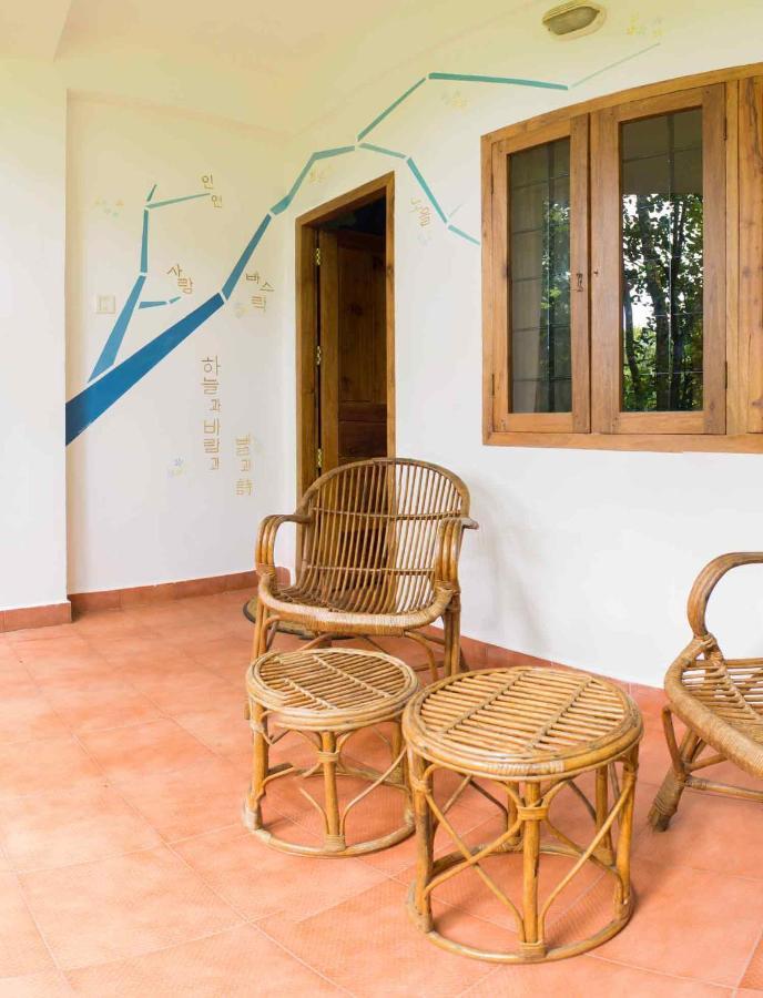 Chrissie'S Hotel Thekkady Extérieur photo
