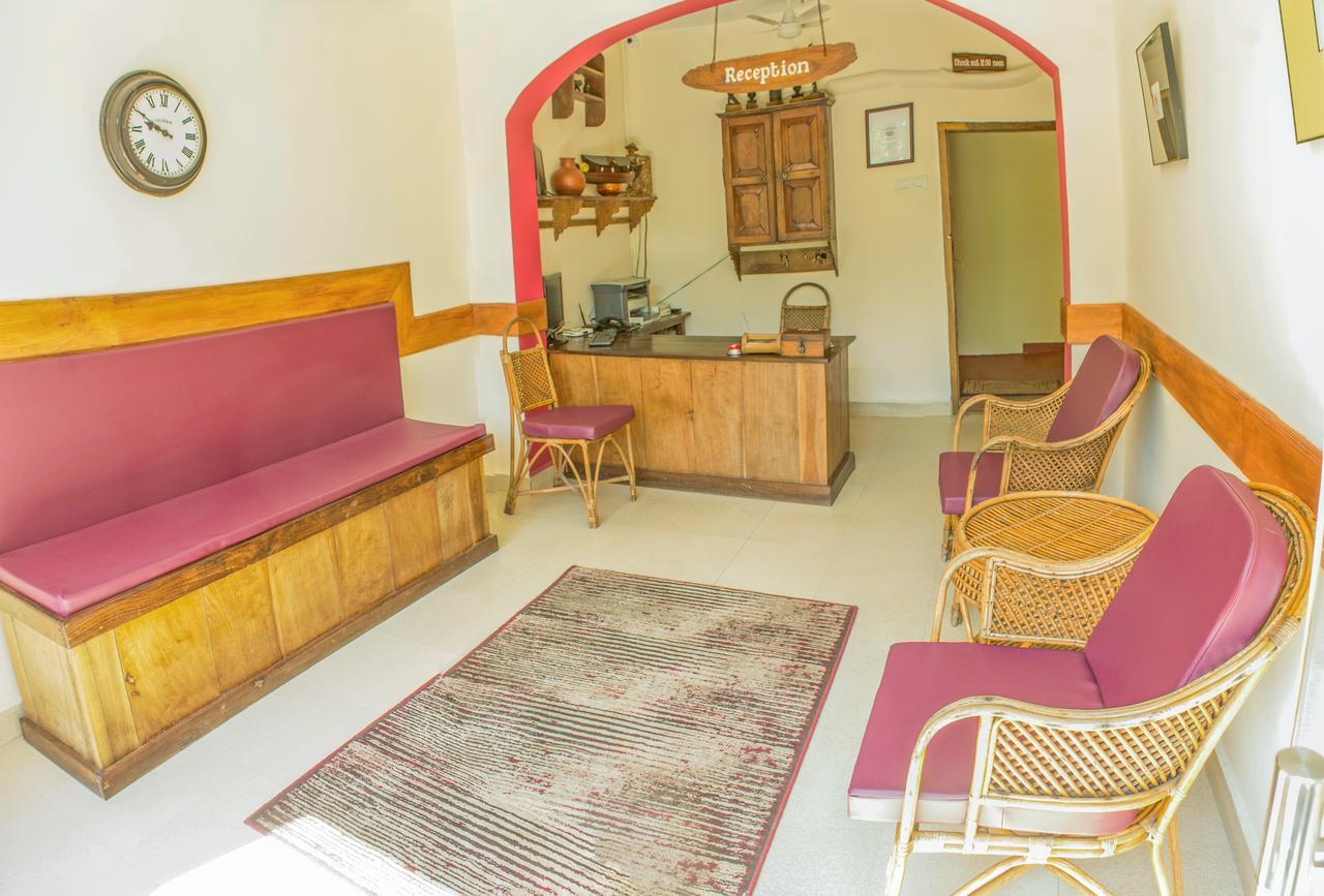 Chrissie'S Hotel Thekkady Extérieur photo